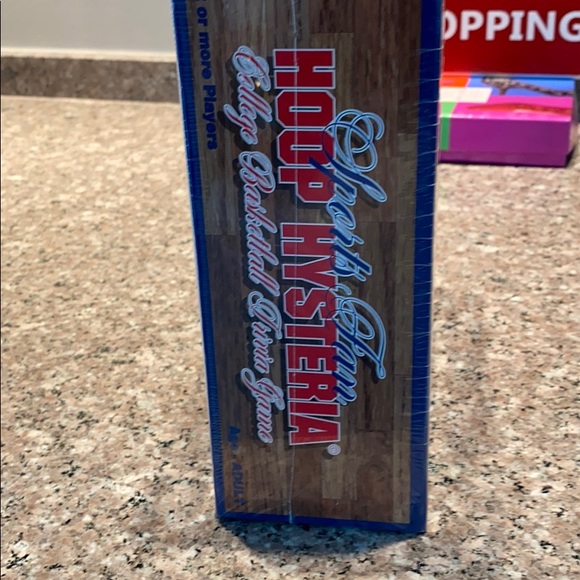 Sports Fan Hoop Hysteria NEW college b-ball game - Picture 5 of 8